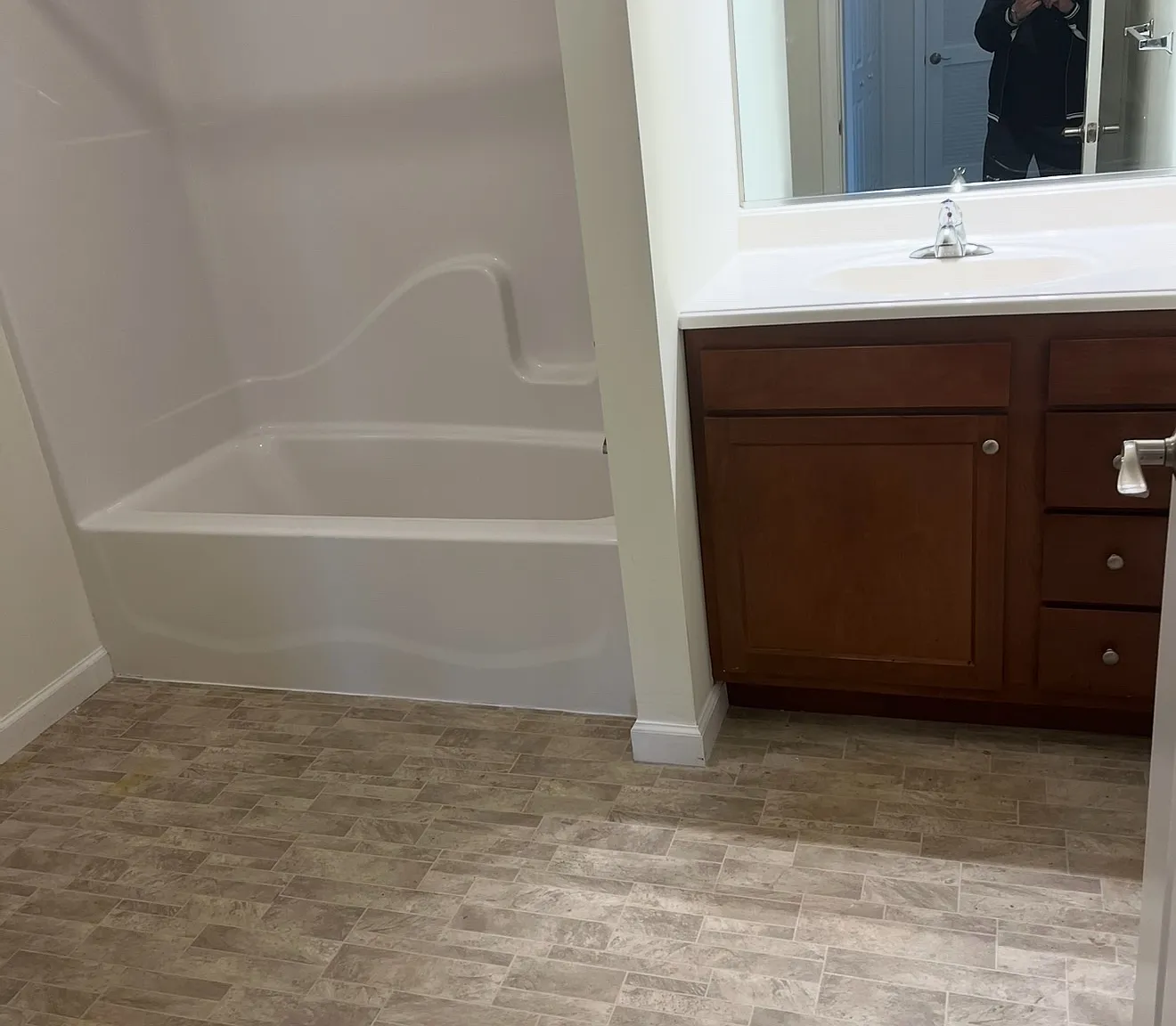 2 bed, 1000 sqft, $1,600 — Photo 4