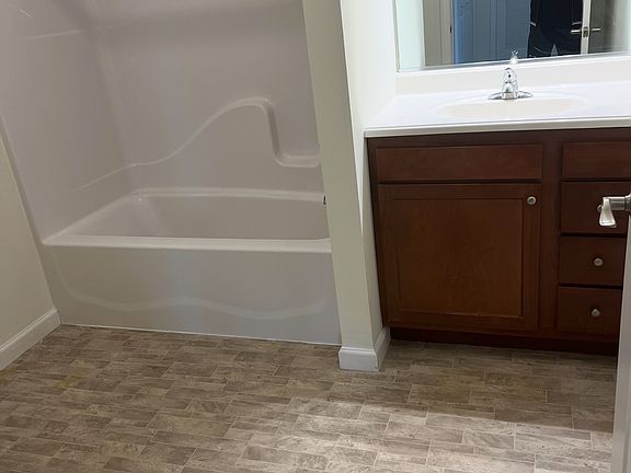 4th image of 19 Washington Ave #4