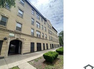 169 N Leclaire Ave #302, Chicago, IL 60644
