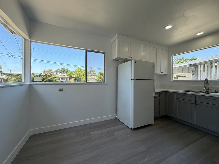 1100 S Isabella Ave — Photo 9