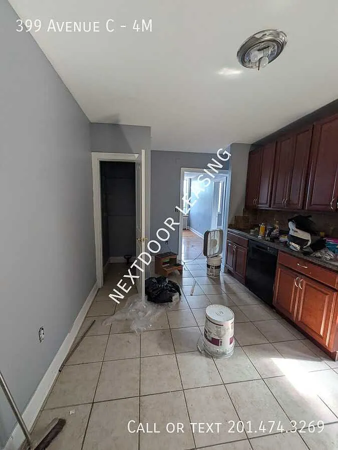 399 Avenue C — Photo 4