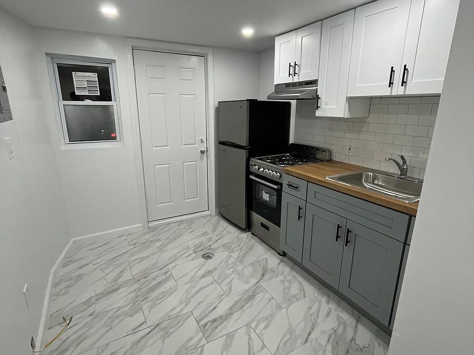 1st image of 1013 Rosalie St