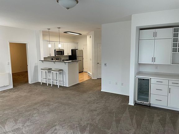 2nd image of 1220 NE Horizon Loop Unit 109
