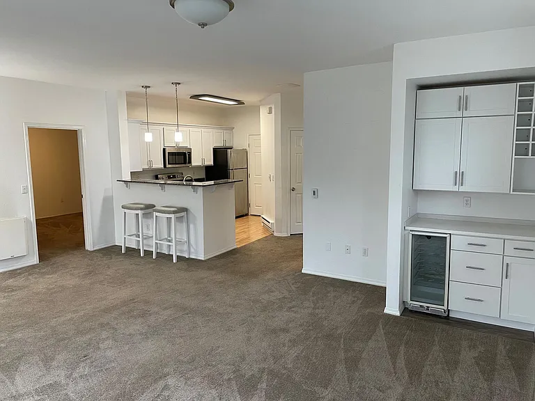 1220 NE Horizon Loop #109 — Photo 2