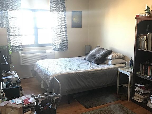 4th image of 7522 N Greenview Ave APT 501