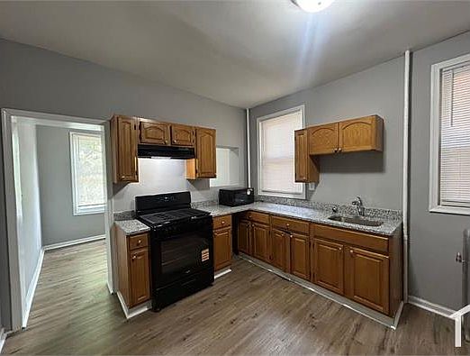 3rd image of 2920 Winchester St #B