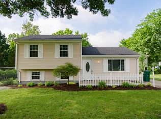 9900 Janet Lee Ct, Louisville, KY 40291