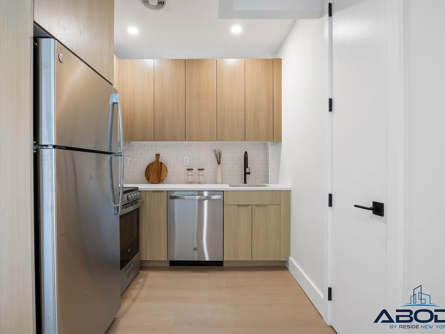 102 East 53rd Street — Photo 3