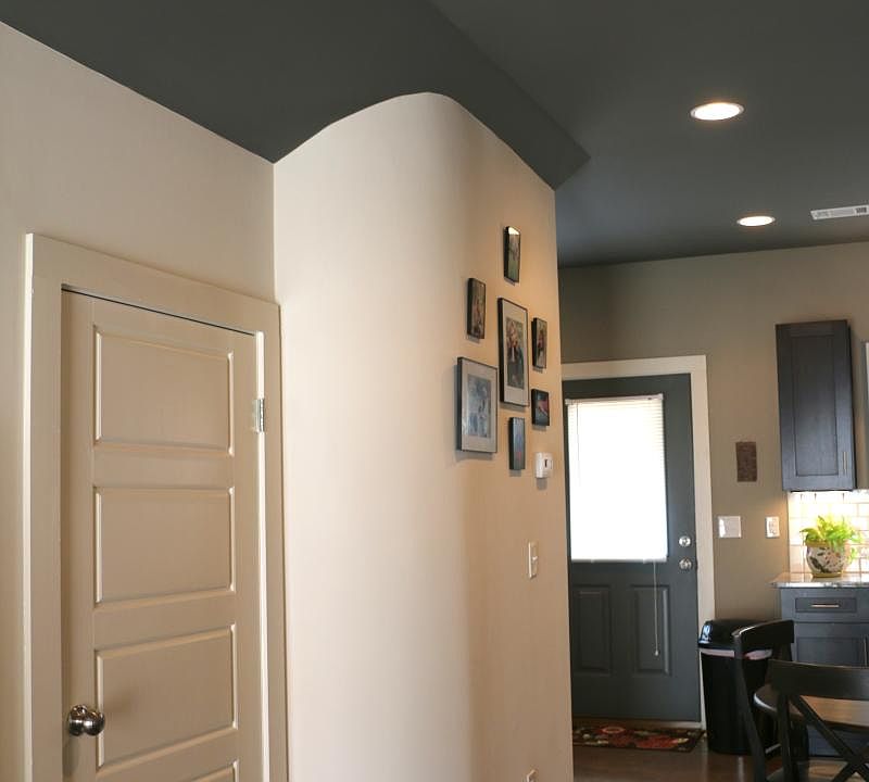 Curved accent walls