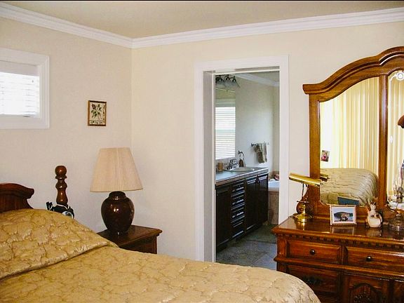 3rd image of 2978 Rosecrans St