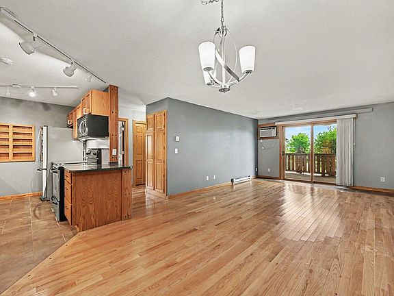 2nd image of 125 Kingswood Dr APT 1D