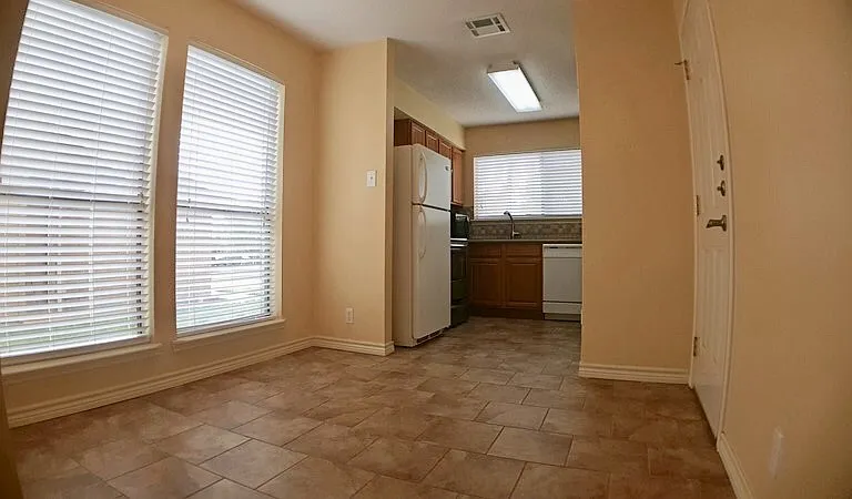 2628 Alcott Ln — Photo 2