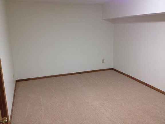4th image of 4684 Point Pleasant Dr