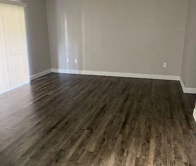 Oakbrook Village Apartments — Photo 9