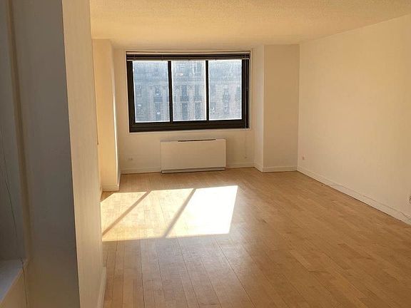 3rd image of 347 W 57th St APT 20D