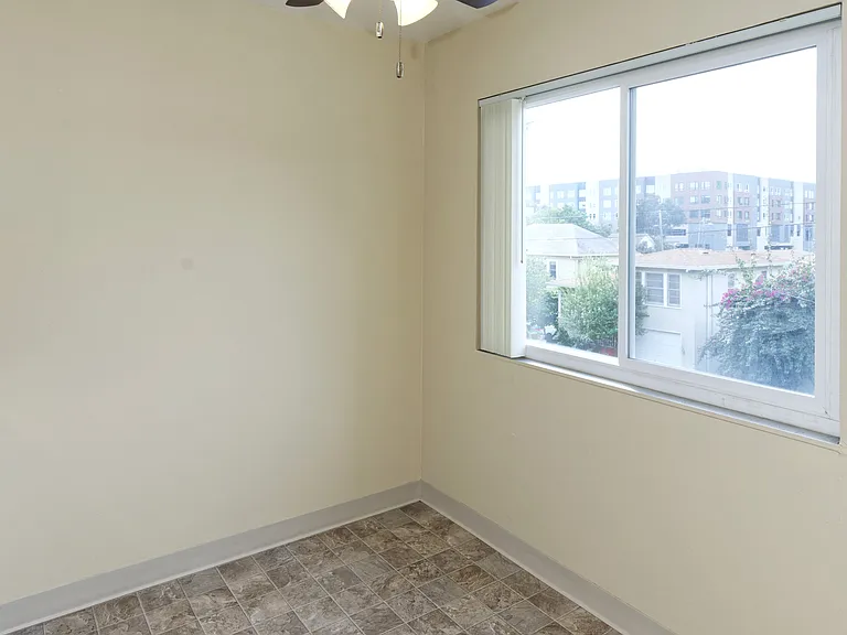 206 Chumalia St — Photo 6