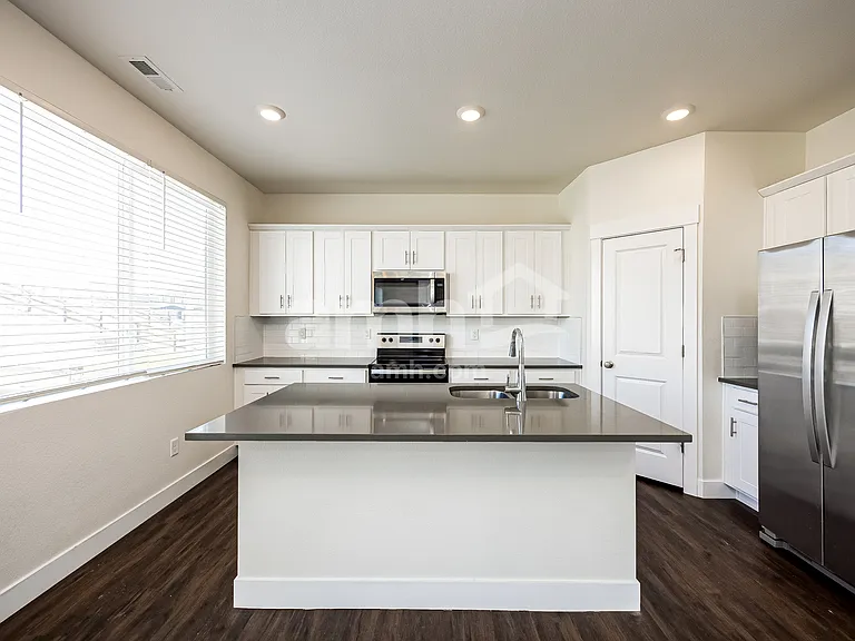 7608 Mardale Ln — Photo 5