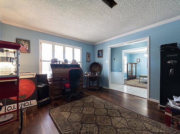 3rd image of 660 Meadowgreen Dr