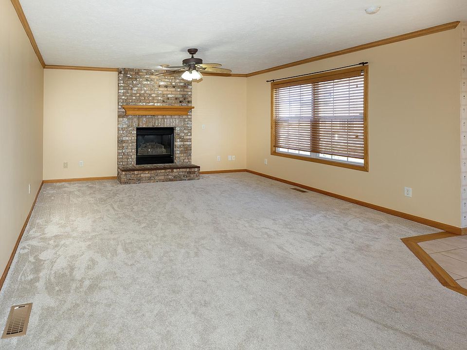 3208 Stonebridge Dr, Bloomington, IL 61704 Zillow