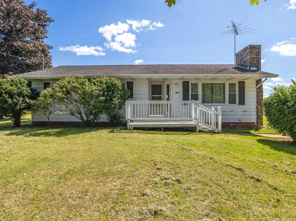 1061 Litchfield Rd, Quincy, MI 49082