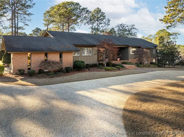 1120 Longleaf Dr, Fayetteville, NC 28305
