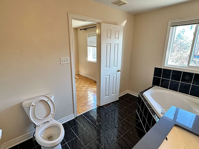 141 Foxchase Ave — Photo 15