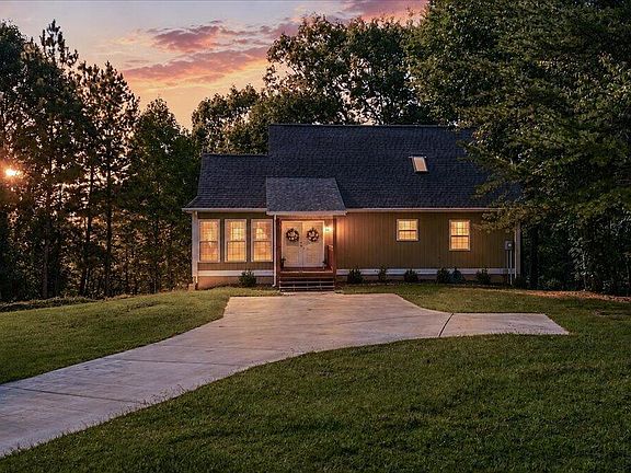 3rd image of 99 N Ridge Dr
