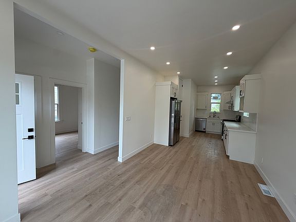 3rd image of 1826 Parker St