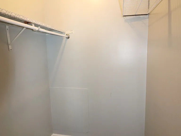244 Colonial Dr — Photo 16
