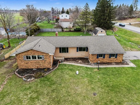 12519 Jennings Rd, Linden, MI 48451