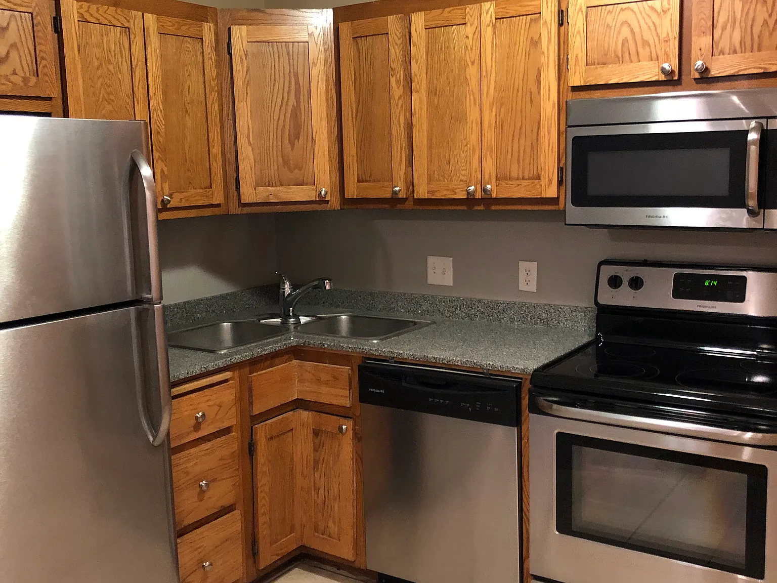 2 bed, 800 sqft, $1,395 — Photo 2