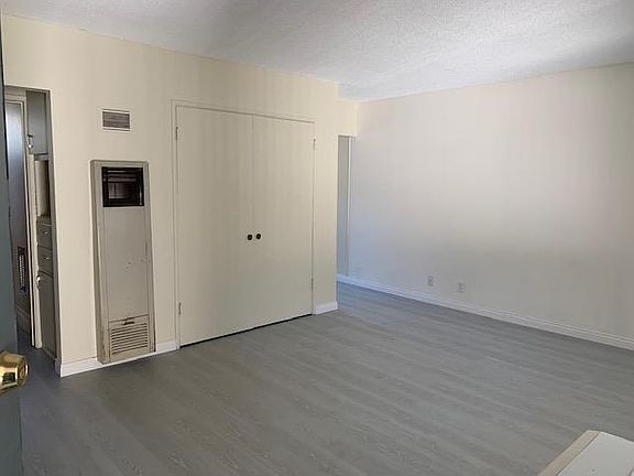 2nd image of 2001 Peyton Ave #18