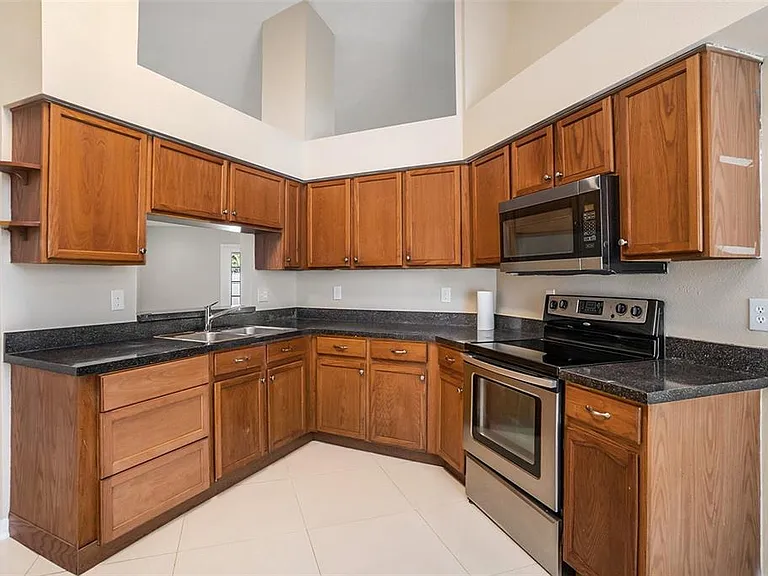12712 Longcrest Dr — Photo 9