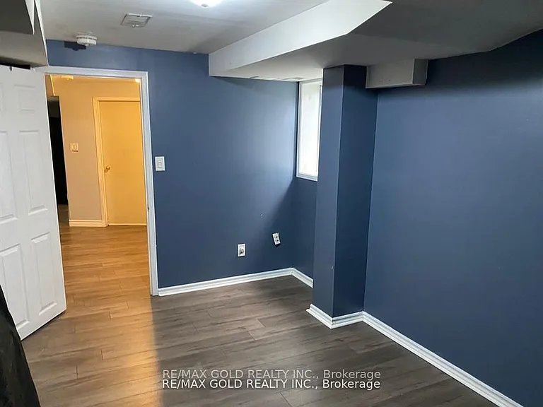 27 Middlecote Dr #BASEMENT — Photo 7