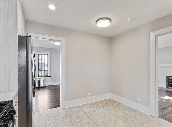 5th image of 520 S Knollwood Dr
