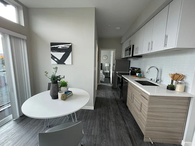Sylvan Court — Photo 6