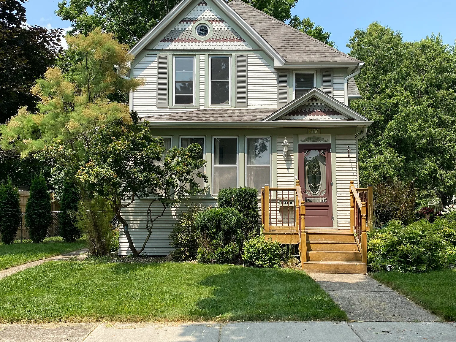 3 bed, 1.5 bath, 1728 sqft, $2,200 — Photo 1
