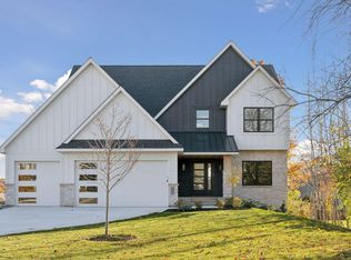 3447 Falcon Cir NW, Prior Lake, MN 55372