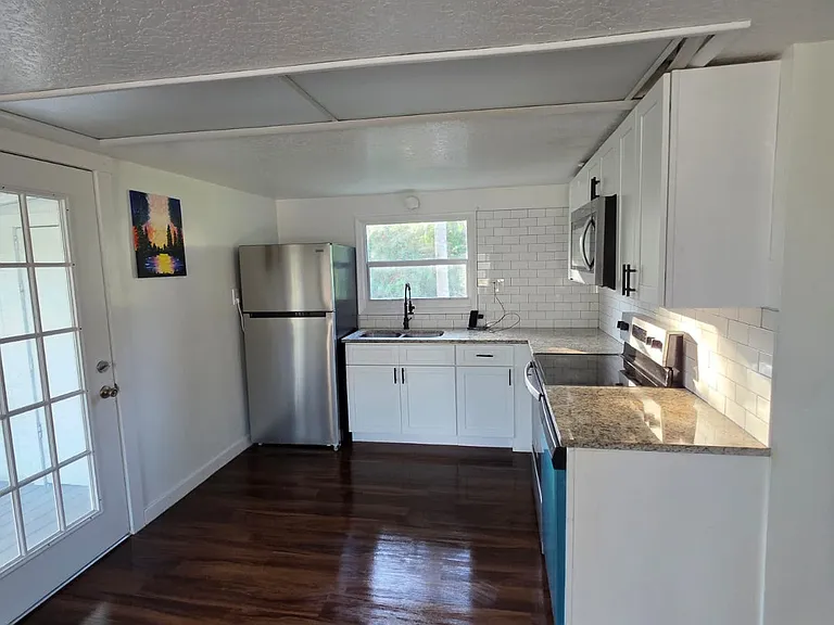 615 Clearlake Rd #B — Photo 6