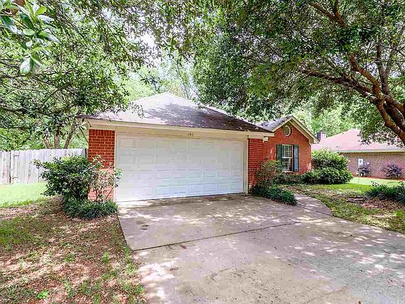 3rd image of 102 Dogwood Hill Dr