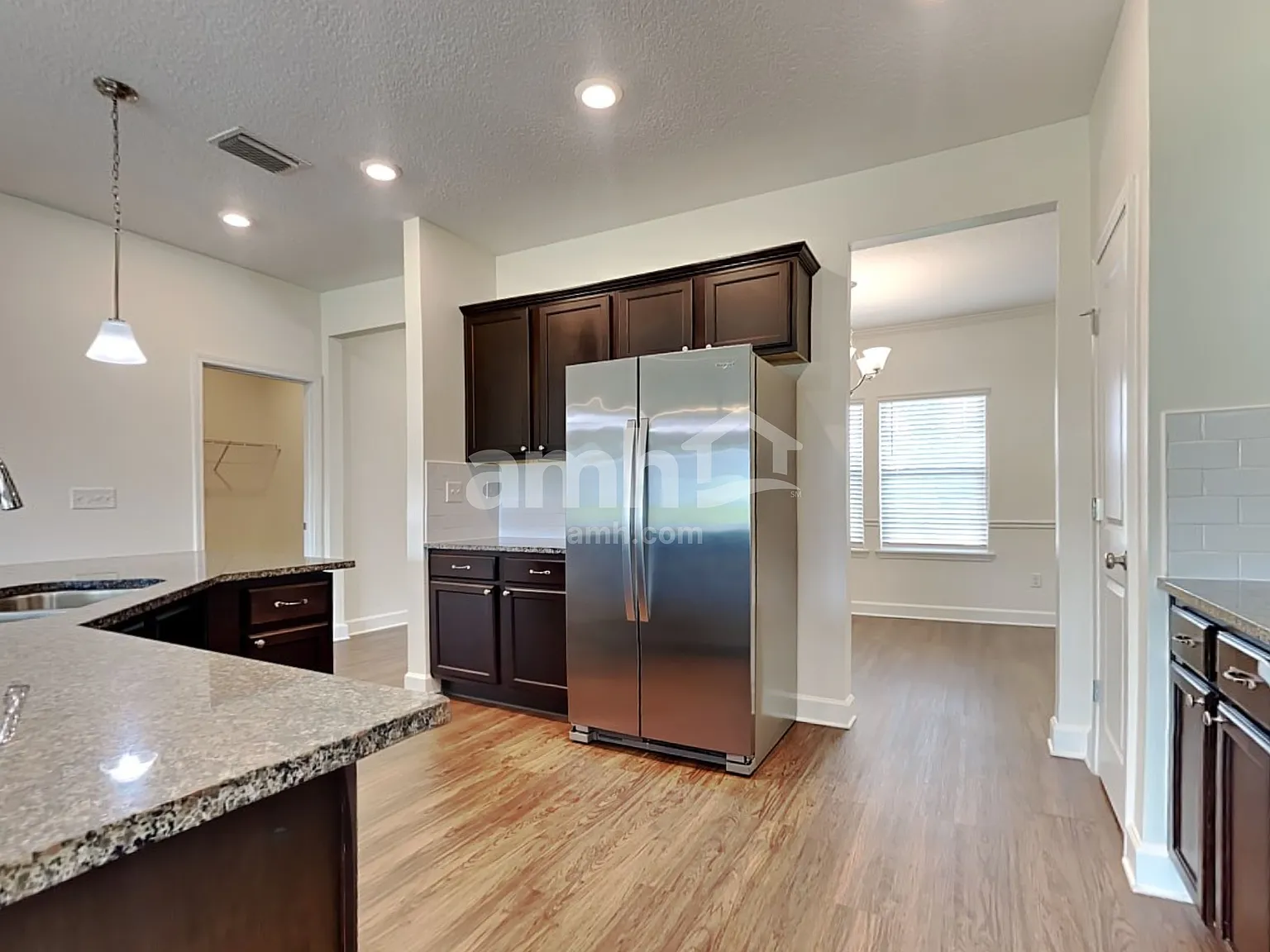 3 bed, 2.0 bath, 1606 sqft, $2,080 — Photo 4