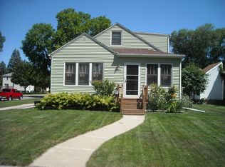 902 3rd St S, Moorhead, MN 56560