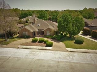 2800 Crooked Creek Dr, Carrollton, TX 75007