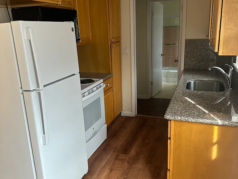 388 S Buena Vista Ave #3 — Photo 3
