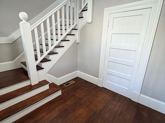 5th image of 217 Brennan St #C
