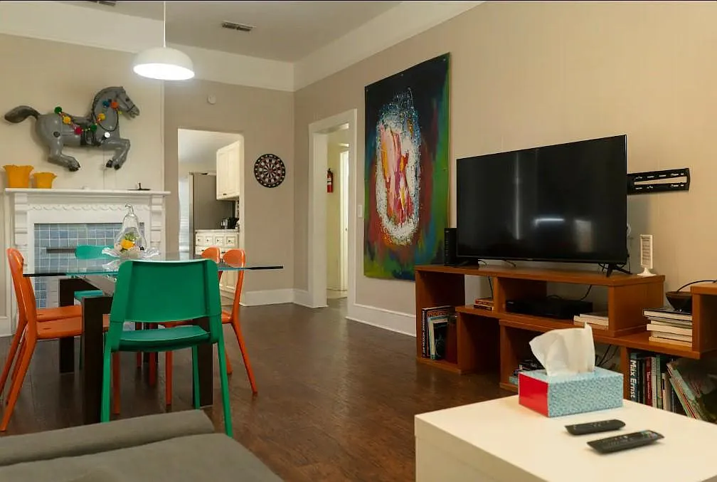 4 bed, 1370 sqft, $3,150 — Photo 2