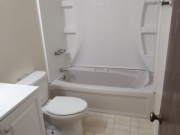 5th image of 599 Appleview Ln