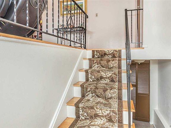 4th image of 348 Louis Ave