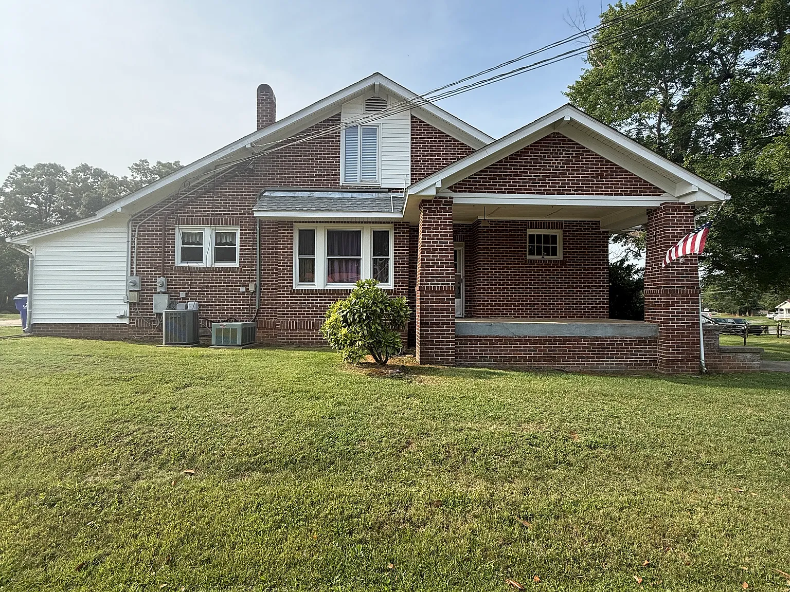 839b Sanford Rd — Photo 1