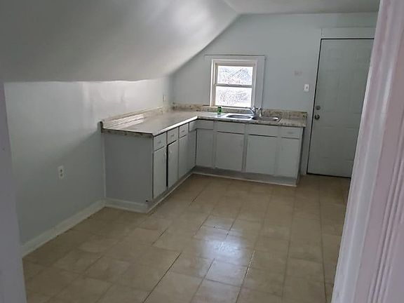 3rd image of 3124 W 43rd St #Up